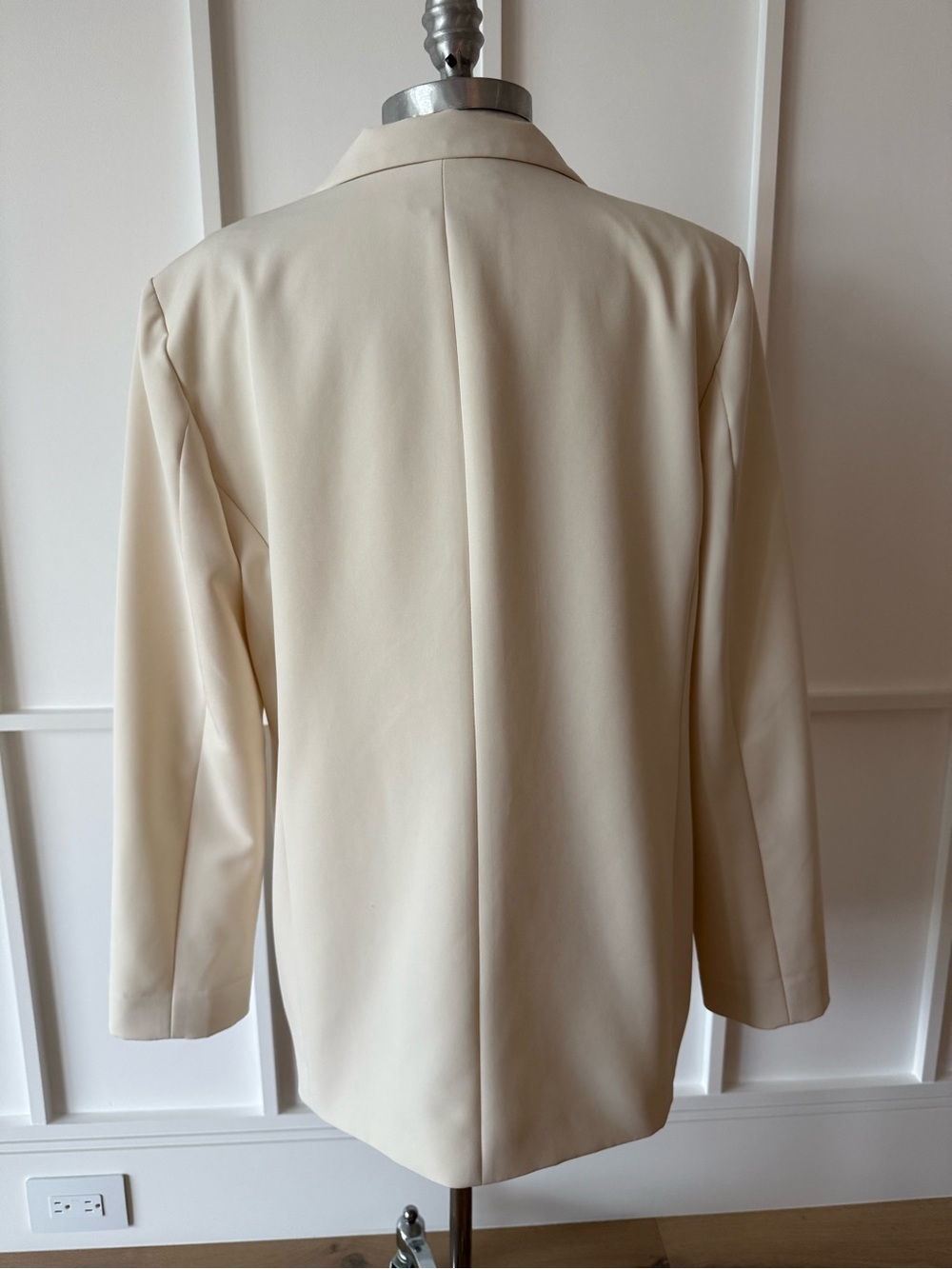 DKNY Peak Lapel Blazer - Picture 9 of 14